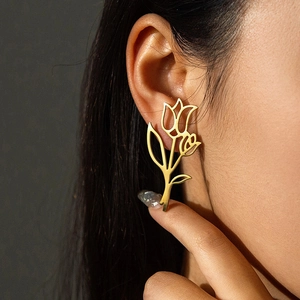 Orecchini a tulipano in oro 18 carati con elegante design a traforo per donne di classe