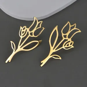Eleganti orecchini a tulipano cavo placcati in oro 18K con un design minimalista