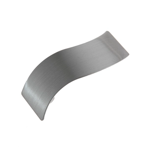 Barrette à cheveux ondulée en métal avec texture argentée brossée pour femmes
