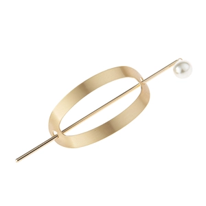 Bâton de Cheveux en Métal Brossé pour Femmes Géométrique Ajouré Cage Ovale Avec Décor de Coeur Künstliche Perle Fausse Or Argent