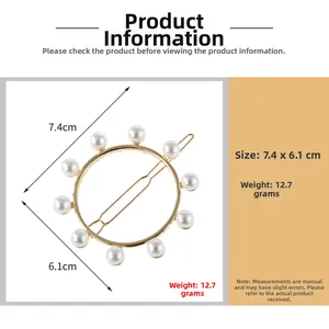 Detailansicht der goldenen Perlen-Haarklammer mit Maßangaben von 7,4 cm mal 6,1 cm Größe