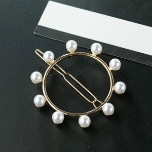 Eleganter goldener Perlen-Haarclip im Kreisdesign aus Legierung aus 45-Grad-Winkel