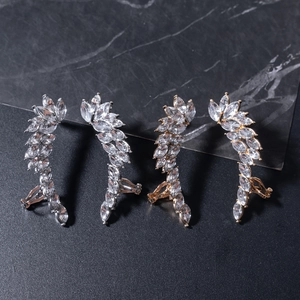 Boucles d'oreilles style indien avec strass marquise en finitions or et argent