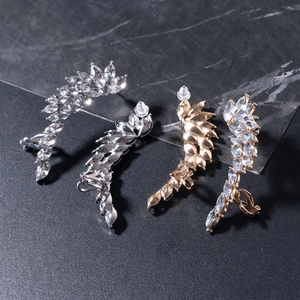 Boucles d'oreilles grimpantes ailes avec zircons marquise en finitions or et argent