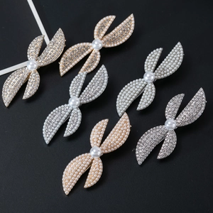 Elegant 6-piece butterfly hair clip set with pearls and rhinestones in gold and silver