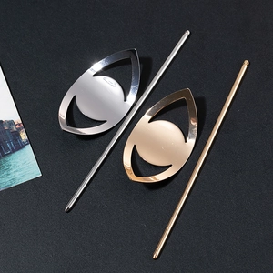 Minimalistische geometrische Haarnadel aus Metall in Silber und Champagner-Gold-Finish