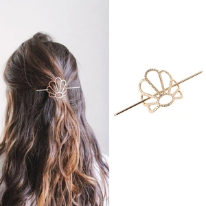 Pic à Cheveux Élégant en Alliage Forme d'Éventail Coquillage Ajouré pour Femme Épingle à Cheveux en Métal Martelé Rétro