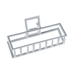Minimalistische silberne Haarklammer aus Metall in rechteckiger hohler Form für Damen