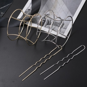 Minimalist alloy bowl-shaped hair cuff and wavy pin set in gold and silver finish