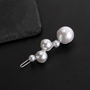 Barrette à cheveux minimaliste en alliage argenté avec cinq perles blanches élégantes