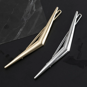 Barrettes à cheveux géométriques en V minimalistes en finition dorée et argentée