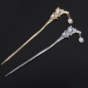Vintage alloy hairpins in gold and silver with moonstone gems and elegant tassels
