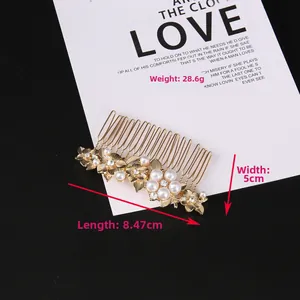 Detailed view of pearl flower hair comb showing precise dimensions of 8.47cm by 5cm