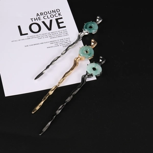 Lot de pics à cheveux minimalistes en métal avec pendentif en jade vert et fini doré
