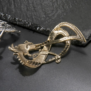 Couronne de cheveux dragon doré pour costume Hanfu avec design de style oriental ancien
