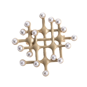 Vintage Palace Style Alloy Faux Artificial Pearl Brooch Geometric Cross Grid Design Gold Silver Pins For Suits Coats Women Jewelry