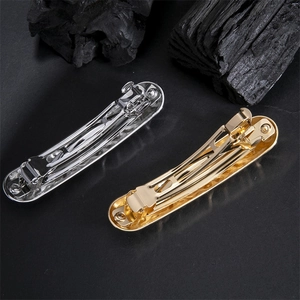Fermagli per capelli geometrici minimalisti in finiture oro e argento lucido