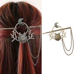 Vintage Gothic Wolf Head Moon Hair Stick With Tassel Chain Alloy Retro Mythical Animal Hairpin For Women Styling Jewelry