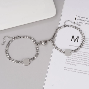 Bracelets de Couple Magnétiques en Acier Inoxydable Cœur Rond Rectangle Pendentif Chaîne Bracelets pour Amoureux Bijoux
