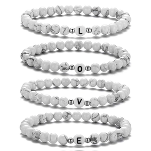 Bracelet en Perles de Pierre Howlite Avec Perle Lettre en Résine et Entretoises en Cuivre Vintage Unisexe Texture Marbre