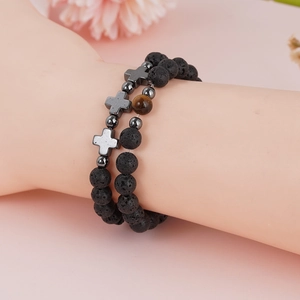 Ensemble de bracelets en perles style urbain avec croix en hématite et pierre œil de tigre