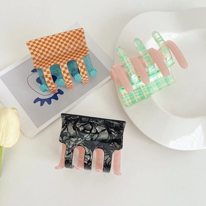Elegant checkered acetate hair claw clips in assorted colors for women hair styling