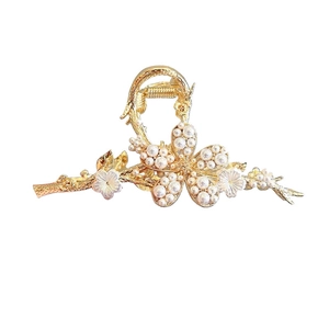 Eleganter Haarklammer aus Goldlegierung mit weißen Perlen und Kirschblütendesign