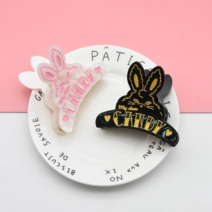 Cute acetate rabbit hair claws in pearly white and black for elegant women styling