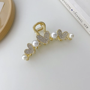 Elegante pinza de pelo de aleación dorada con corazones de pedrería y perlas estilo coreano