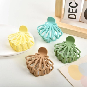 Matte Shell Shaped Hair Claw Clip Hollow Out Candy Color Shark Clip For Women Elegant Hair Catch Styling Accessories