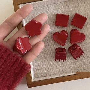Mini Pinces à Cheveux en Acrylique Rouge Fait à la Main Brillant Petit Carré Cœur Fleur Épingle à Cheveux pour Femmes Mode Accessoires