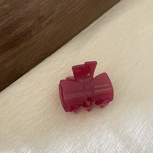 Pince à cheveux nœud rose foncé de style français avec inscription Amy Bear dorée