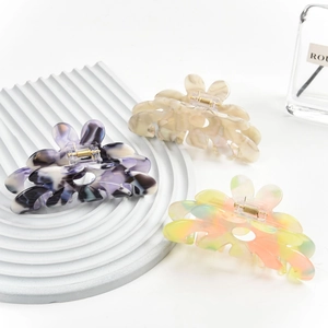 Three-piece set of acetate flower hair claws with marble patterns and strong metal springs