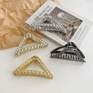 Grande Molla per Capelli in Metallo a Triangolo per Donna Lega Motivo Trapuntato Geometrico Clip a Squalo Forte Tenuta Accessori per Capelli