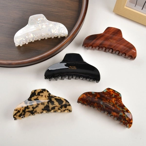 Five-piece acetate hair claw clips set with vintage marble and tortoiseshell patterns