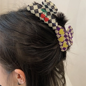 Classic checkered hair claws with cherry and heart patterns for voluminous hair