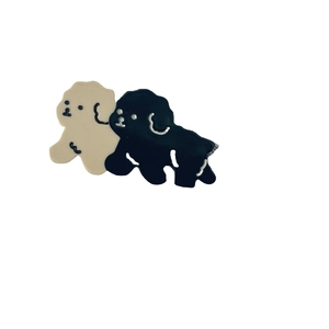 Pinces à cheveux mignonnes en acétate motif chien noir et blanc pour femmes