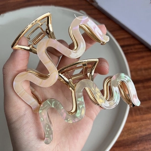 French Minimalist Wave Shape Acetate Hair Claw Clip For Women Alloy Metal Shark Hair Clip Large Elegant Hair Accessories