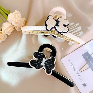 Large Acetate Hair Claw Clip For Women Cute Bear Design Quilted Texture Sweet Bowknot Styling Hair Accessory Shark Clip
