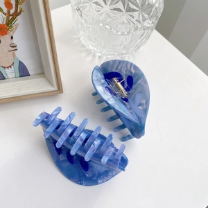 Lot de pinces à cheveux en acétate marbré bleu pour des coiffures élégantes et chic