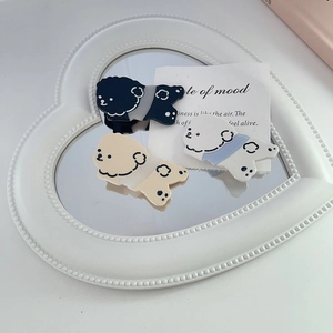 Ensemble de pinces à cheveux en forme de chien teddy en bleu marine, crème et blanc