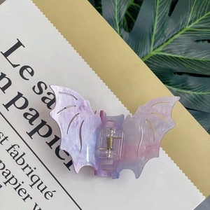 Pince à Cheveux Forme Chauve-souris en Acétate Irisé Violet Motif Marbre Gothique Halloween Shark Clip Accessoire Cheveux Femme