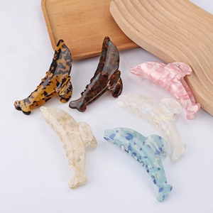 Lot de 6 pinces à cheveux en forme de dauphin avec motifs écaille et marbre sur bois