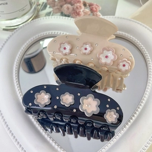 Elegant Acetate Floral Hair Claw Clip With Rhinestones Large 3D Petal Shark Clip For Women Sweet Daily Styling Hair Accessories