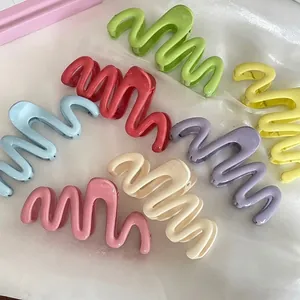 Korean Style Wavy Large Hair Claw Clip Dopamine Creamy Color Plastic Zigzag Shark Clip Hair Accessories For Women