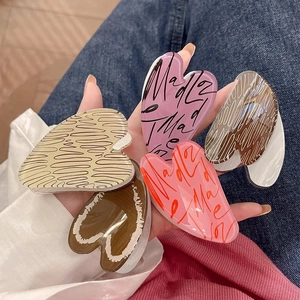 Fashion Heart Shaped Acrylic Hair Claw Clip For Women Minimalist Letter Graffiti Pattern Hair Accessories Shark Clip