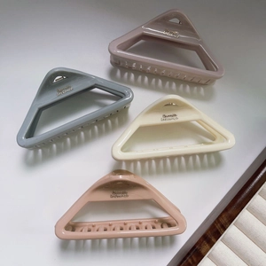 Matte Macaron Color Triangle Hair Claw Clip Large Plastic Geometric Shark Clip For Women Daily Styling Hair Accessories