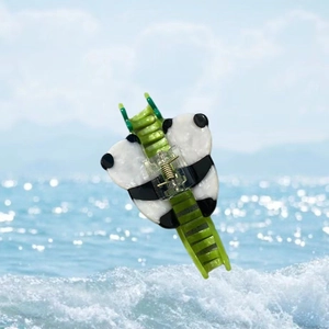 Pince à cheveux panda en acétate vert transparent avec motif de panda et bambou