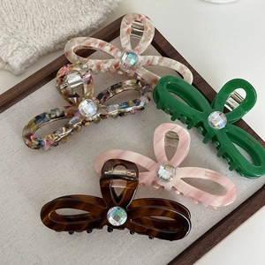 Pince à Cheveux Crabe Nœud Papillon en Acétate de Cellulose Fait Main pour Femme Strass Marbre Écaille Élégante