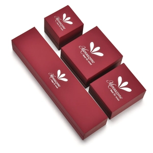 Minimalistisches burgunderrotes PU-Schmuckkästchen-Set für Ringe und Halsketten